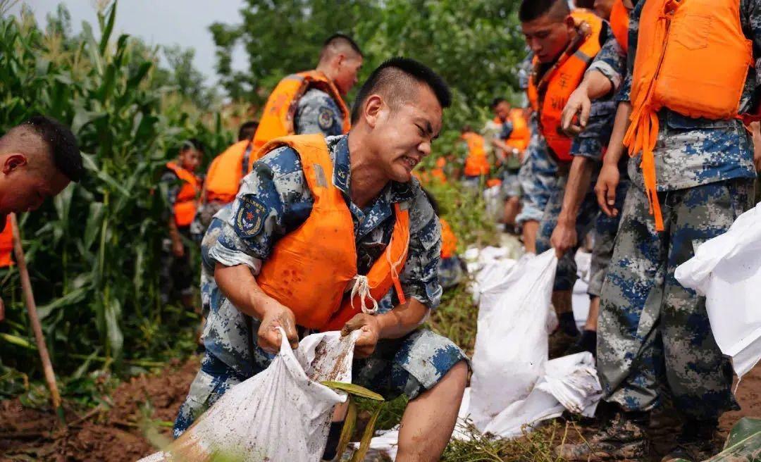 重庆洪水汛情下的自然美景探索之旅